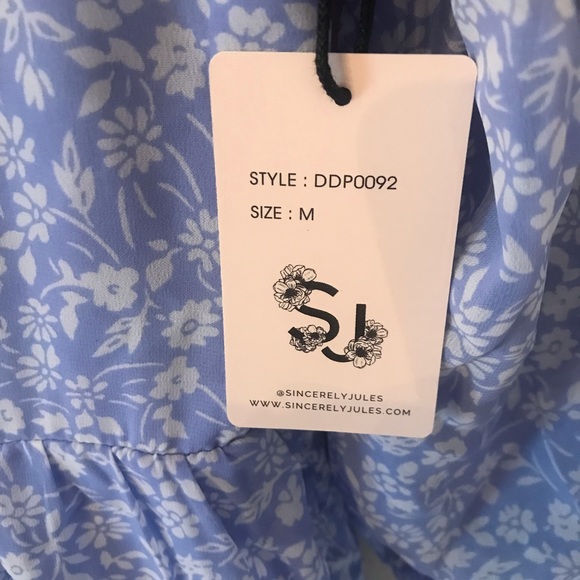 NWT Sincerely Jules Floral Tiered Midi Dress Blue Medium - Picture 3 of 10